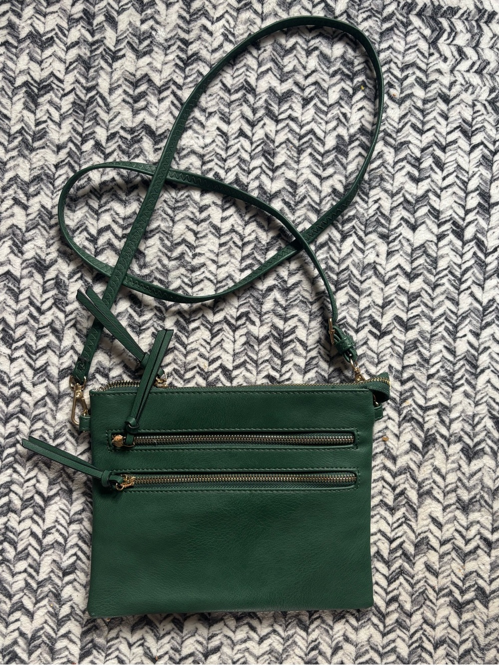 Like New Small Green Leather Crossbody Bag with Zip Pockets Festival Summer